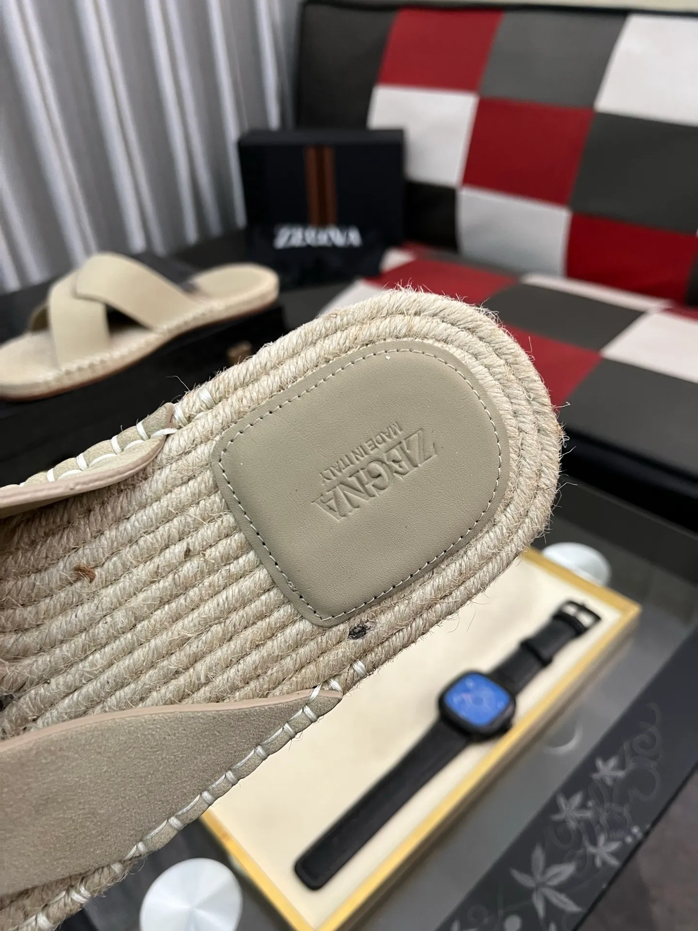 Men's shoes 💰320⌚️⌚️《HERMES》Hermès 💁♂️Men's casual slippers, compare the quality at the counter🧚🏿♂️ The upper layer has a stone pattern with clear texture, showing high-end, high-end, comfortable to wear and versatile. Purely hand-pulled, raw rubber breathable outsole, breathable and comfortable lambskin lining, 100% comfortable density, original rubber outsole wear-resistant code number 38-44. Can be customized 45-46-47
